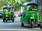 12. miejsce: Bangkok – stolica Tajlandii i najczęściej pierwsze miasto, które widzą turyści po przybyciu do Tajlandii. Chociaż turystów do Tajlandii przyciągają przede wszystkim rajskie plaże, warto zatrzymać się w Bangkoku chociaż kilka dni, ponieważ na jego terenie znajduje około 400 bogato zdobionych świątyń buddyjskich i hinduistycznych. Dzienny koszt pobytu w Bangkoku można zamknąć w kwocie 23,58 USD.