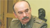 Stanisław Ruman, szef Zespołu do spraw Profesjonalizacji Sił Zbrojnych RP, mówi, że utrzymanie pracy w armii wymaga stałego podnoszenia kwalifikacji Fot. Wojciech Górski