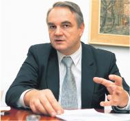 Wicepremier i minister gospodarki Waldemar Pawlak ocenił we wtorek, że podniesienie stawki VAT na żywność jest niedopuszczalne. Fot. DGP