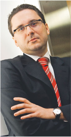 "Elektroniczny obieg <strong>faktur</strong> przynosi oszczędności"