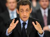 Według "El Pais", cytującego swoje źródło, Sarkozy zażądał w Brukseli, żeby wszyscy zobowiązali się wesprzeć Grecję, "albo Francja ponownie rozważy swą pozycję w (strefie) euro".