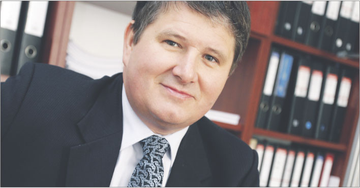 Grzegorz Górski, od 2007 r. prezes Electrabel Polska, która kontroluje elektrownię w Połańcu. Absolwent Politechniki Śląskiej w Gliwicach. Od 1992 roku zarządza w Polsce spółkami grupy przemysłowo-usługowej SUEZ z Paryża Fot. Wojciech Górski