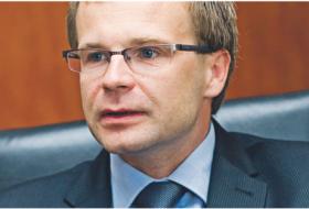 Wiceminister finansów Ludwik Kotecki wyjaśnił w odpowiedzi na interpelację poselską, że zmiany przewiduje Wieloletni Plan Finansowy Państwa 2010-2013, przyjęty przez rząd w sierpniu br. Fot. DGP