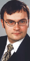 Czy pracodawca musi podpisać z <strong>pracownikami</strong> nową umowę