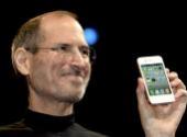 Steve Jobs, prezes Apple prezentuje iPhone 4