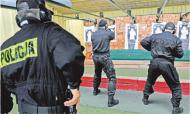 Terapia szokowa wyleczy policjantów - mniejsze pensje na <strong>chorobowym</strong>
