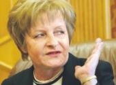 "Rząd od dwóch lat dezinformuje opinię publiczną lekko, łatwo i przyjemnie. Przetestował szerokie instrumentarium działania - może deficyt zmniejszać, zwiększać, może powiedzieć a kuku" - tak Zyta Gilowska, była minister finansów, komentuje zapowiedzi rządu o 52 mld złotych deficytu w budżecie.