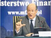 Rostowski wyjaśnił, że intencją premiera Donalda Tuska jest ochrona najuboższych gospodarstw domowych. "Doszliśmy do rozwiązania, że większość towarów, które dzisiaj są objęte stawką 7-proc., zejdzie do 5-proc." - powiedział. Dodał, że w efekcie przeciętne ceny żywności spadną.