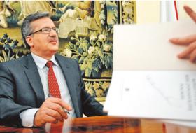 Prezydent Bronisław Komorowski podpisał ustawę o dowodach osobistych.