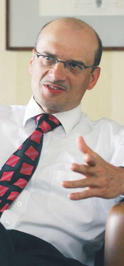 Jarosław Bauc, od maja 2008 r. jest ponownie prezesem Polkomtelu, drugiego co do wielkości operatora komórkowego. Po raz pierwszy szefem tego telekomu był od lutego 2006 r. do lipca 2007 r. Był też m.in. wiceministrem, a potem ministrem finansów w rządzie Jerzego Buzka Fot. Wojciech Górski