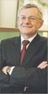 Robert Micał, absolwent Politechniki Białostockiej oraz Podyplomowego Studium Menedżerskiego Uniwersytetu Warszawskiego. Od 1982 roku w branży budowlanej, od 1998 roku zajmuje się działalnością deweloperską. Od 2002 roku w Grupie UNIBEP