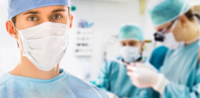 Pacjenci zaniepokojeni - szpitale i przychodnie tracą kontrakty z NFZ