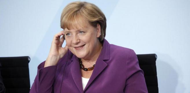 Merkel zapewniła też, że zdaje sobie sprawę, iż UE wiele wymaga od Grecji w zamian za pomoc finansową.
