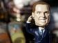 Berlusconi oskarżany o korupcję, o  konflikt interesów (jako polityk i właściciel imperium medialnego), uwikłany w skandale obyczajowe, nie był kochany przez Włochów. We Włoszech zbierane były nawet podpisy pod propozycją zbiorowego pozwu przeciwko byłemu premierowi Silvio Berlusconiemu za zrujnowanie kraju i finansów jego obywateli. 