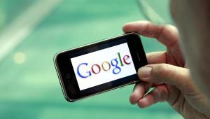 Logo Google'a na iPhonie Apple'a