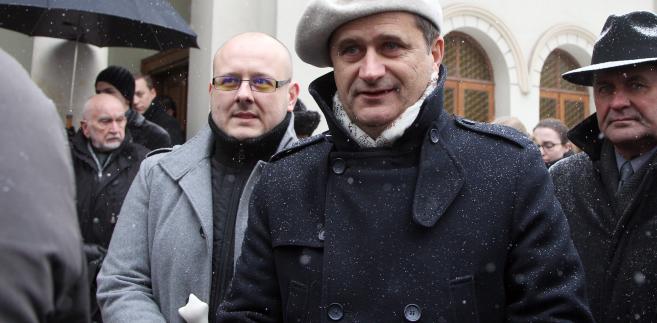Janusz Palikot zbiera plony wpadek rządu - jemu przybywa najwięcej zwolenników.