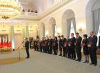 ... za pomocą rządu przy tworzeniu miejsc pracy i wspieraniu firm <strong>na</strong> nowych <strong>rynkach</strong>