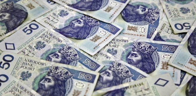 GUS: przeciętne wynagrodzenie wzrosło w kwietniu o 3,4 proc.