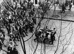Grudzień '70. Na polecenie Kliszki zablokowano Stocznię. Do robotników wojsko otworzyło ogień