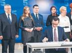 Minister finansów dystansuje się od obietnic PiS. Chłodno przyjęła rozszerzenie programu 500+