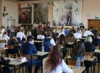Policja wzmacnia patrole w pobliżu szkół na czas matur