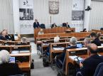 Senat za zwolnieniem z PIT młodych i dużymi zmianami w VAT