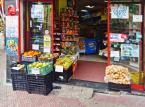 Sprzedaż w małych sklepach rośnie szybciej niż w supermarketach