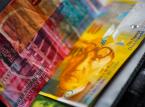 Pozytywna reakcja rynków na TSUE. Złoty się umacnia, frank szwajcarski tanieje