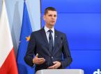 Zamknięte szkoły a pensja nauczyciela. Piontkowski wyjaśnia